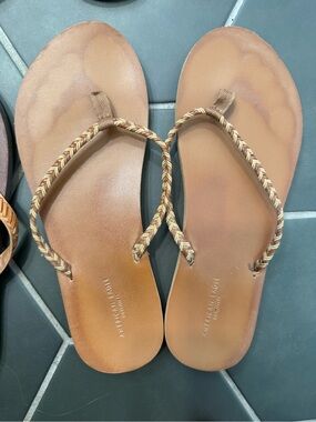 American Eagle Flip Flop